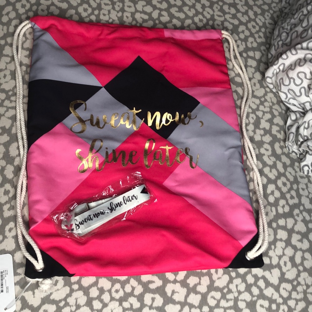 Gym bag with lanyard